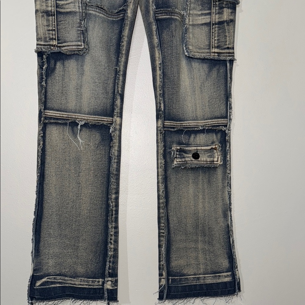 Relaxed Cargo Jeans in Faded Black - Picture 4 of 9
